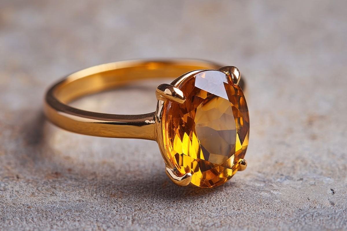 Yellow Sapphire (Pukhraj) Benefits, Side Effects, and Who Should Wear It